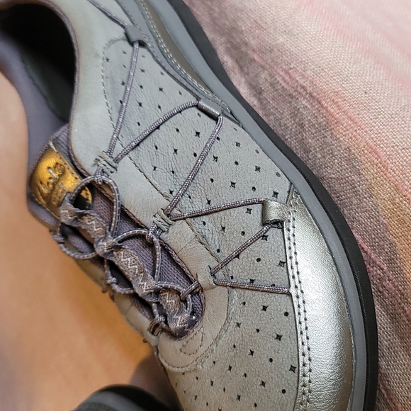 Clarks - Picture 6 of 8